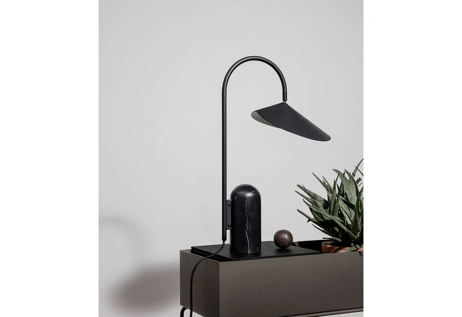 Arum Table Lamp