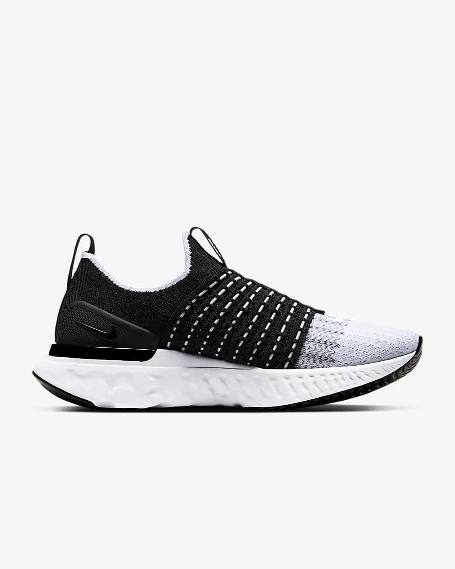 Nike Women's React Phantom Run Flyknit 2 Shoes - Black / White