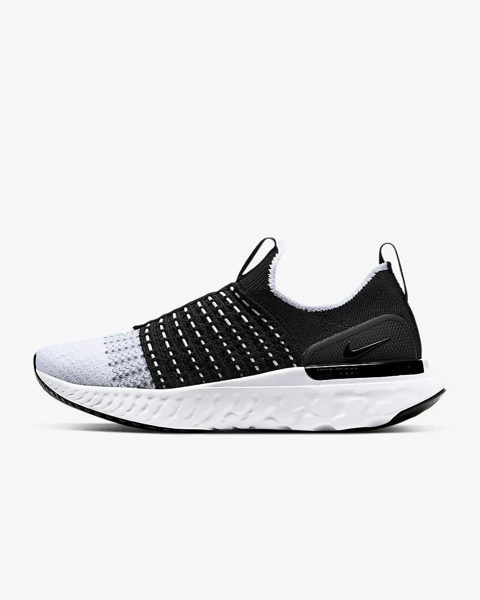 Nike Women's React Phantom Run Flyknit 2 Shoes - Black / White